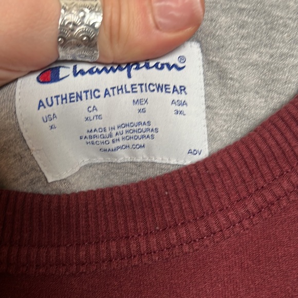Burgundy champion pull-over - Picture 3 of 3
